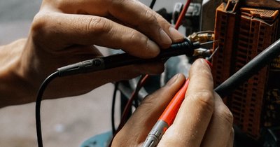 Multimeter bedienen für Anfänger: Vollständig erklärt